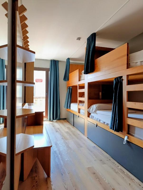 Bed in 4-Bed Mixed Dormitory Room image 1