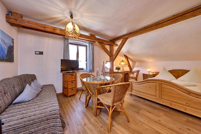 Family Room image 4