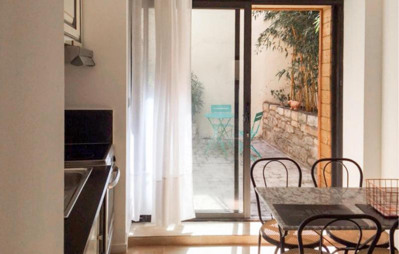 Gorgeous Apartment In La Rochelle With Wifi - image 9