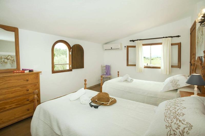 Villa Vinya by Villa Plus - image 21