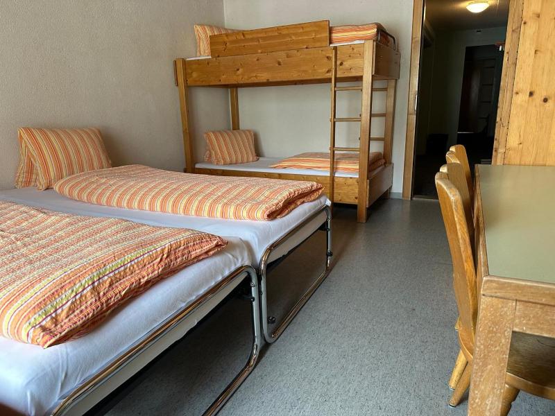 Single Bed in Dormitory Room image 2
