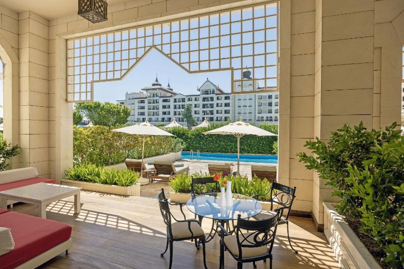 Pool Duplex Suite Swim-up image 1