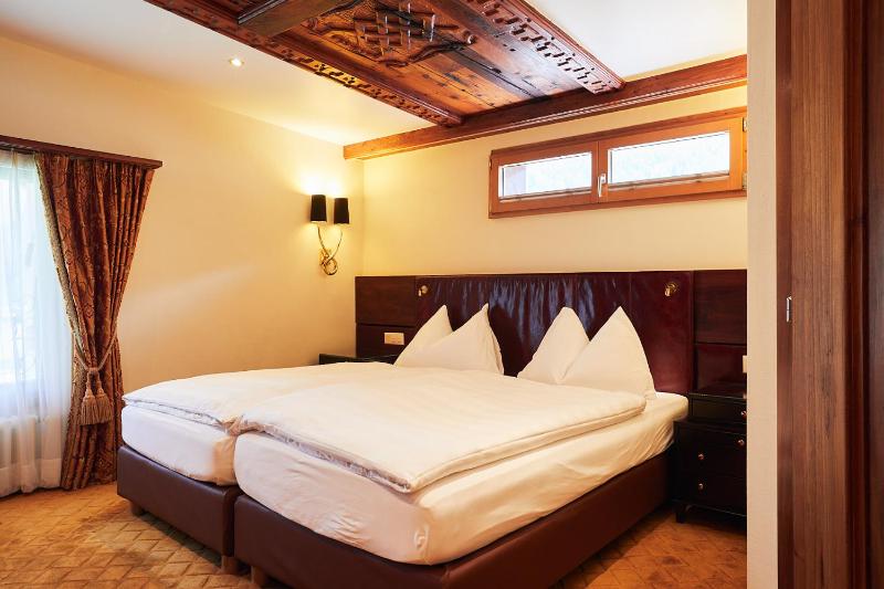 Classic Junior Suite image 4
