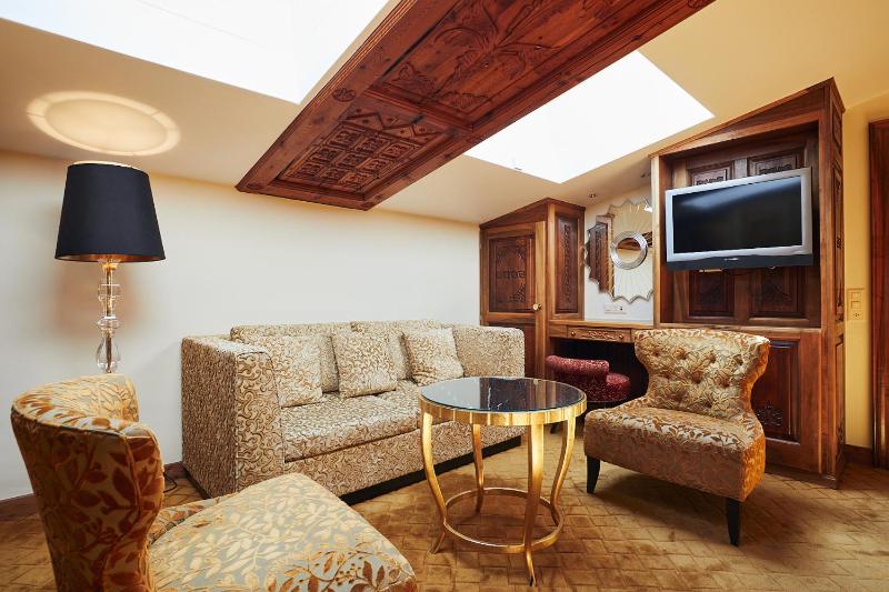Classic Junior Suite image 3
