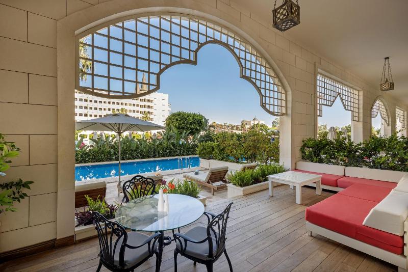 Premium Pool Duplex Suite Swim-up image 2