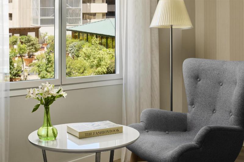 Standard Room with View image 4