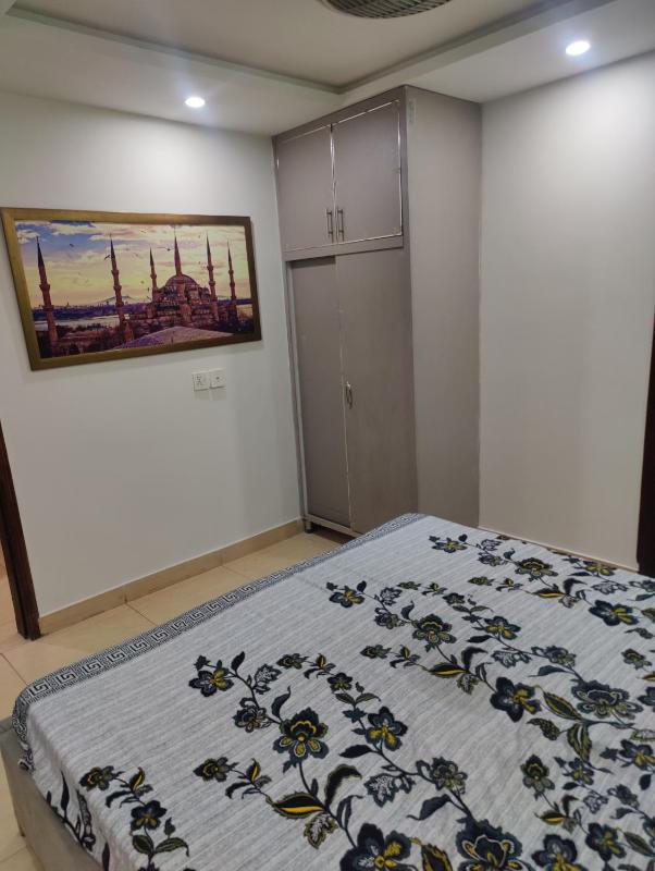 Two bed furnished apartment - image 6