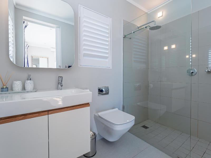 Sunny Dry Mill Apartment on Thesen Islands - image 10