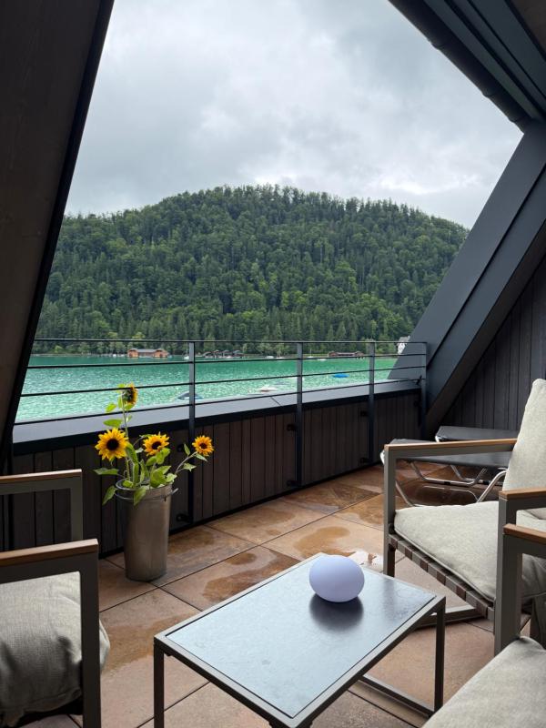 Superior Suite with Lake View image 4