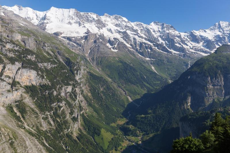 Quadruple Room with Balcony and Mountain View image 2
