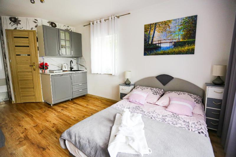 Quadruple Room with Balcony image 3