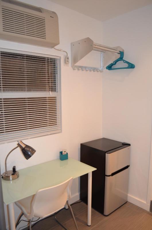 Dormitory Room - No parking image 4