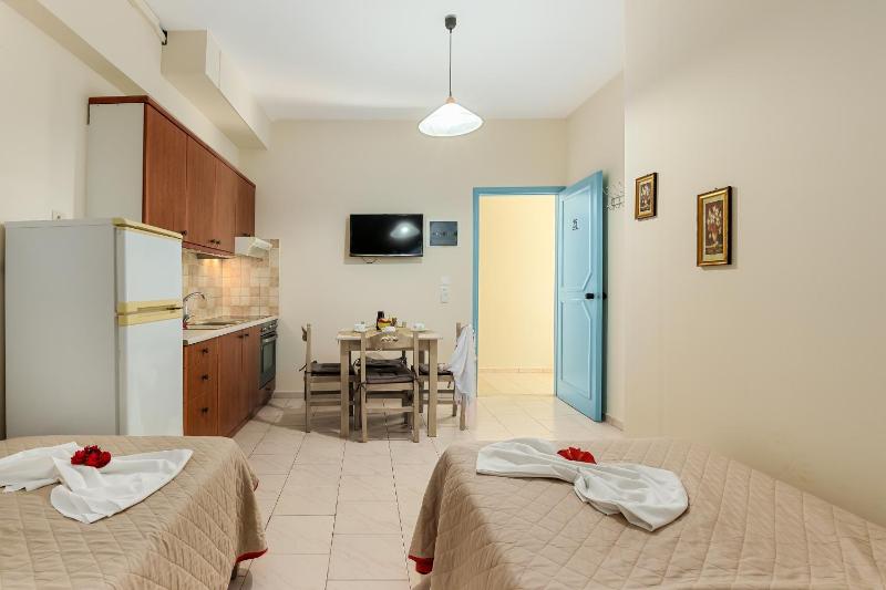 One-Bedroom Apartment with Mountain View image 3