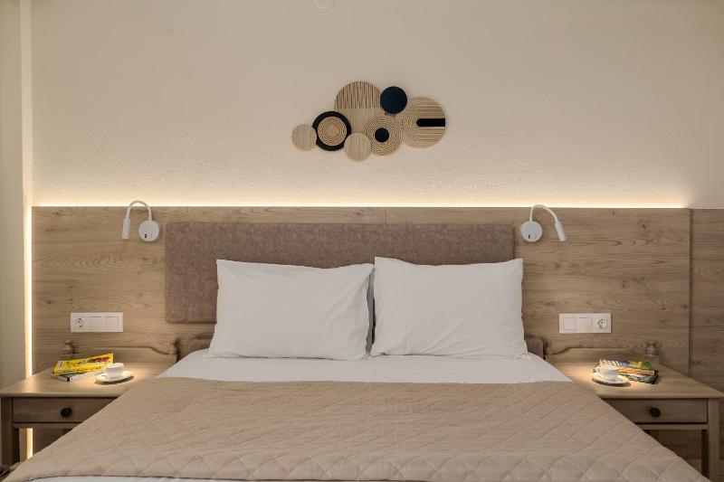 Standard Room with Sea View image 2