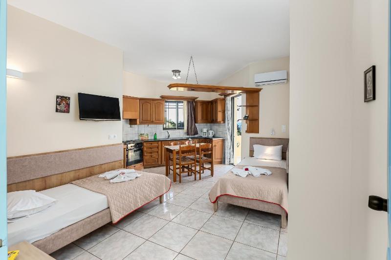 One-Bedroom Apartment with Sea View image 3