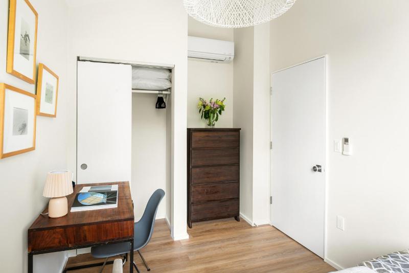 New! Modern Mar Vista Hideaway - image 9