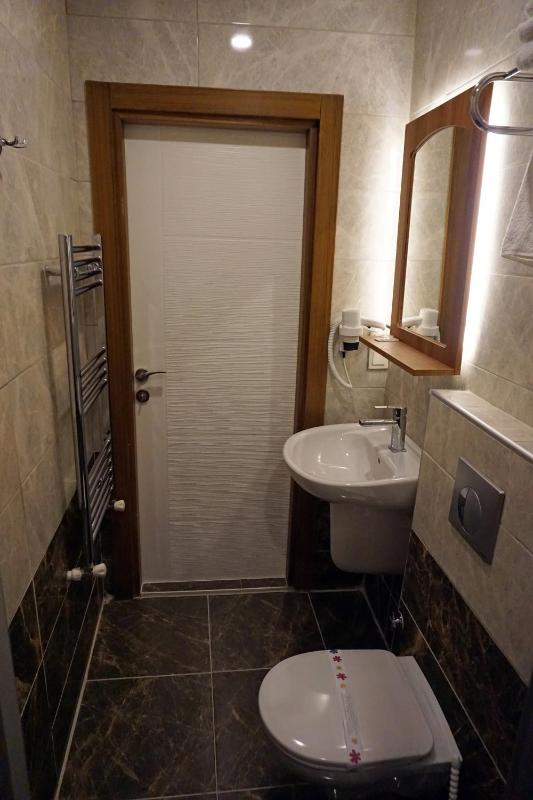 Standard Triple Room image 3