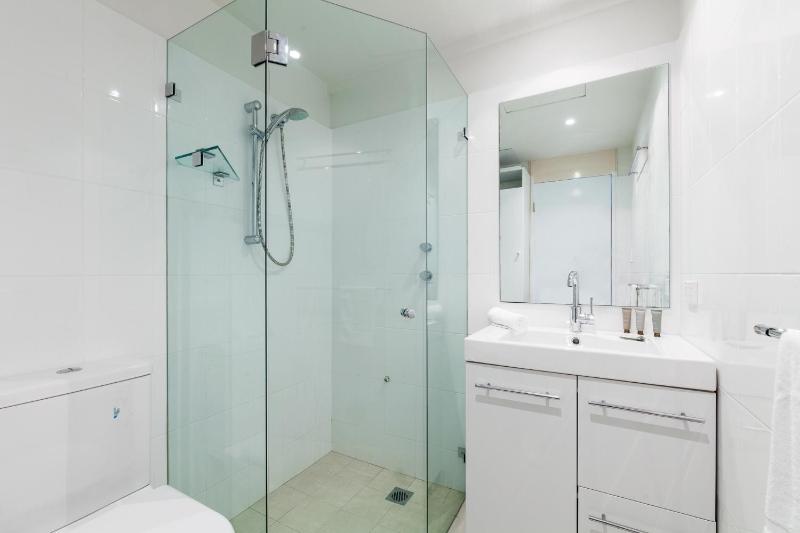 Studio in Elizabeth Bay with City Views - image 5