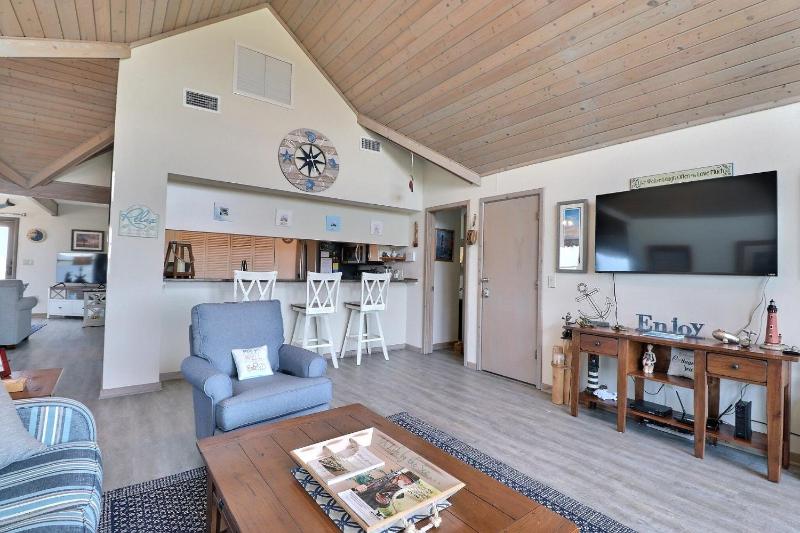 SCR3B - Seas the View (formerly Scrimshaw Penthouse) - image 33