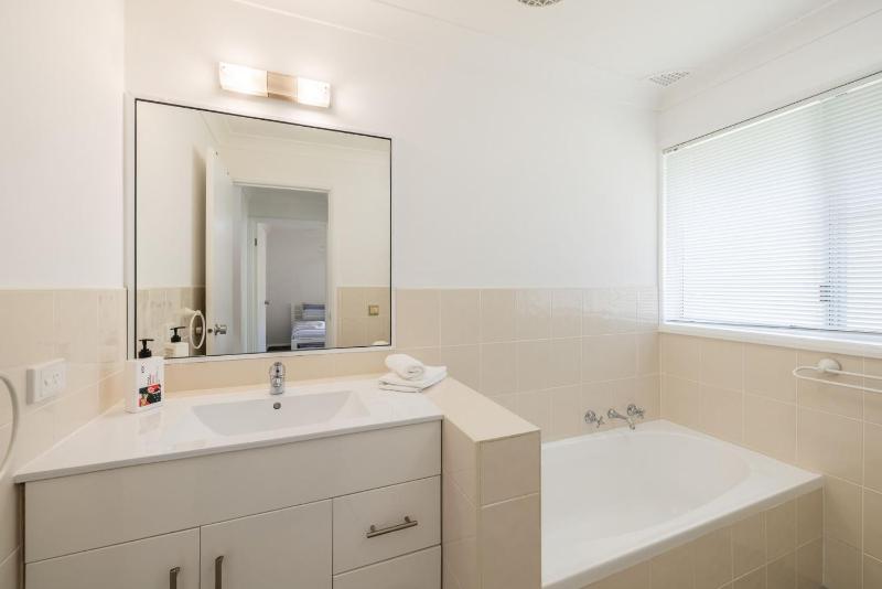 The Wreck Room 6 Flannel Flower Fairway - fantastic house filled with activities for all - image 13