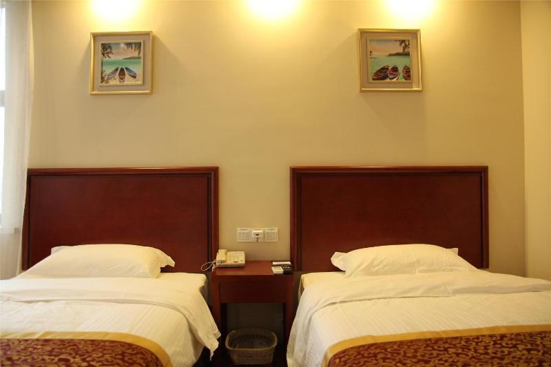 GreenTree Inn Shandong Qingdao Jiaozhou Datong Mansion Express Hotel - image 5