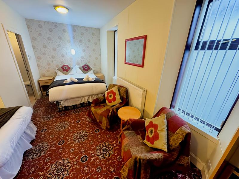 Quadruple Room image 1