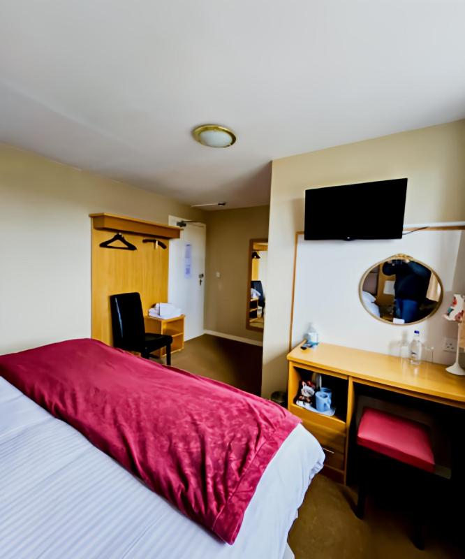 Double Room image 4