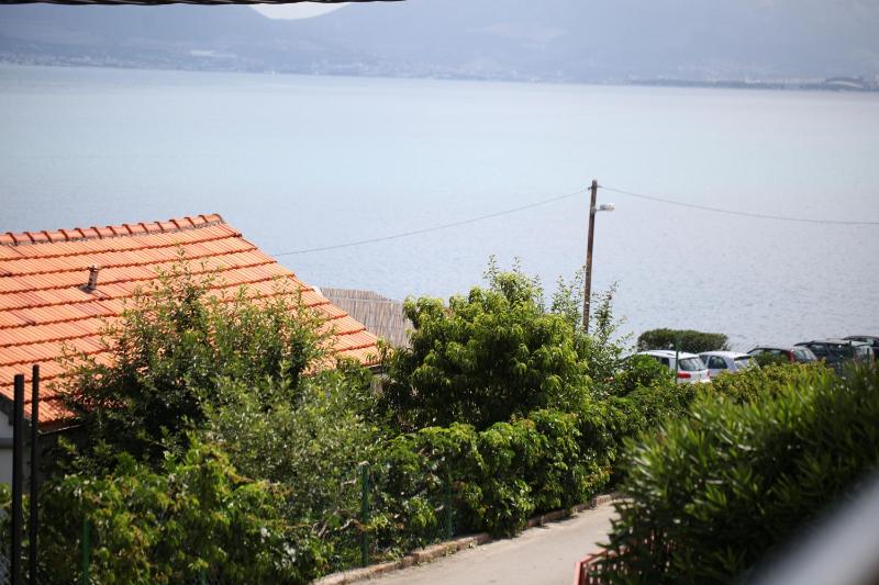 Two-Bedroom Apartment with Balcony and Sea View image 3