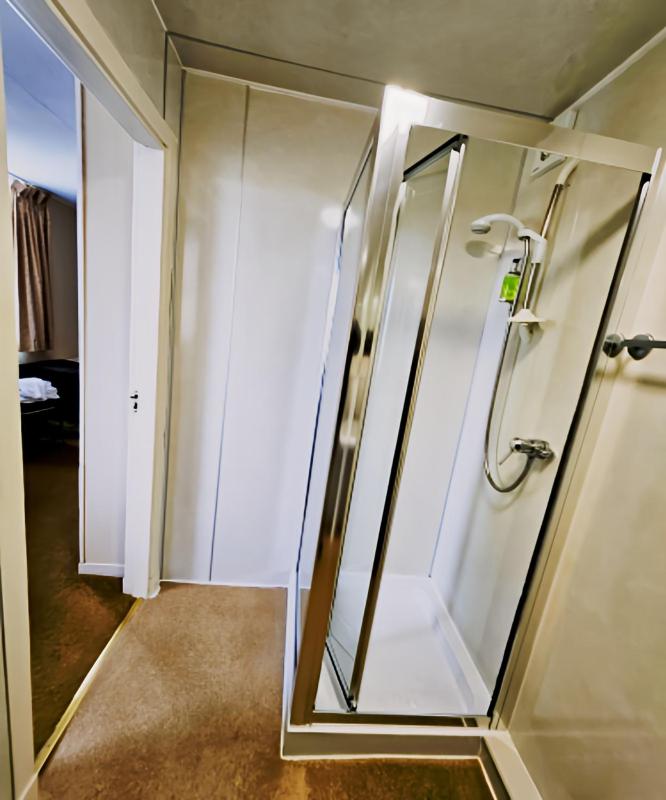 Quadruple Room image 3