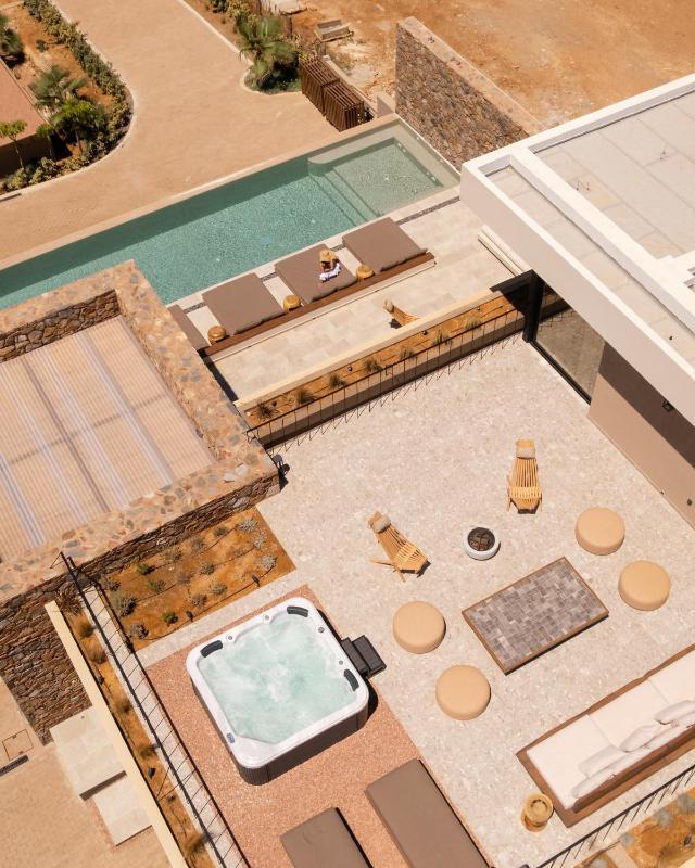 Ormus Villa - Beachfront Sanctuary Blending with Earth Sun & Sea by etouri - image 11