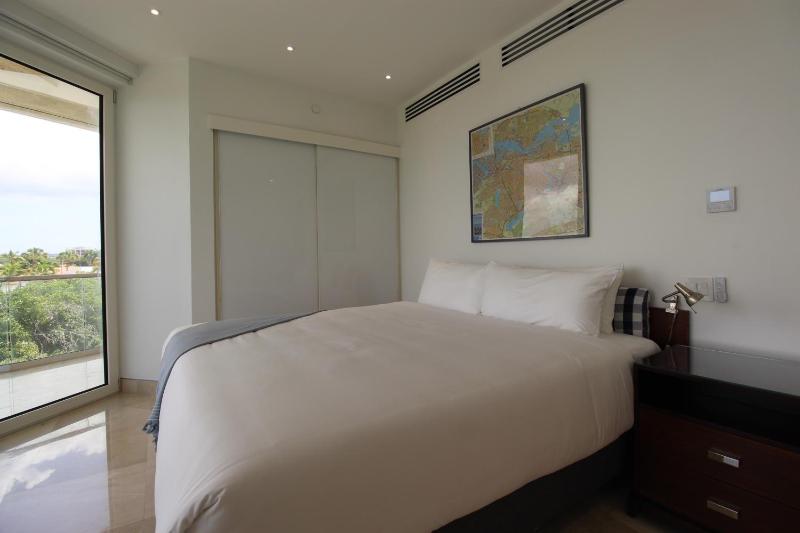 Luxury Beach 2BR Condo Coral By Bocobay - image 11