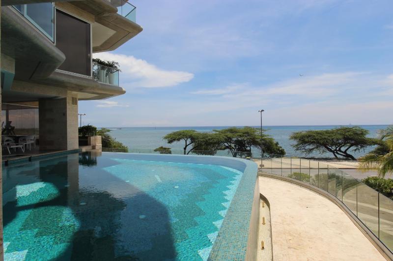 Luxury Beach 2BR Condo Coral By Bocobay - image 16