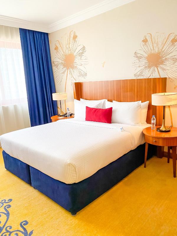 Premium King Room image 1