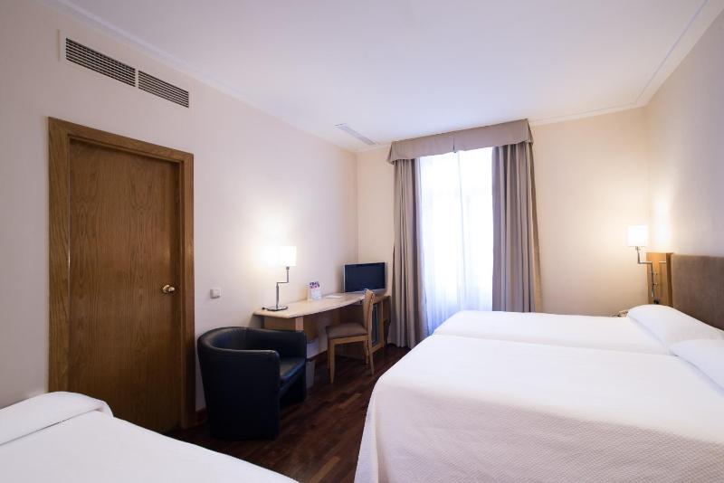 Triple Room image 4