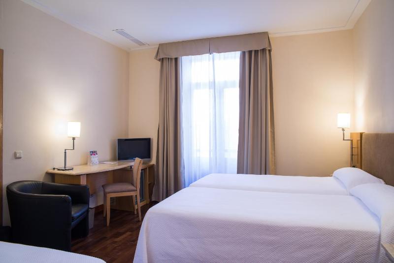 Triple Room image 2
