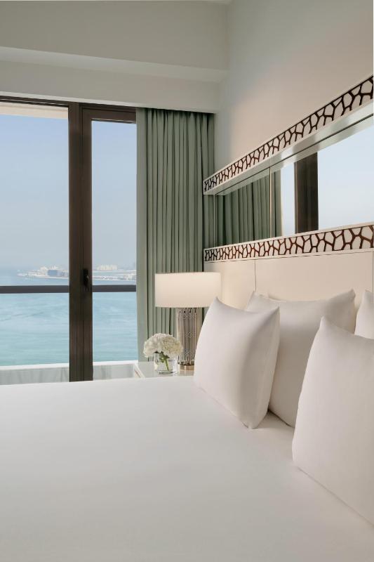 Superior Sea View Room with Balcony image 1