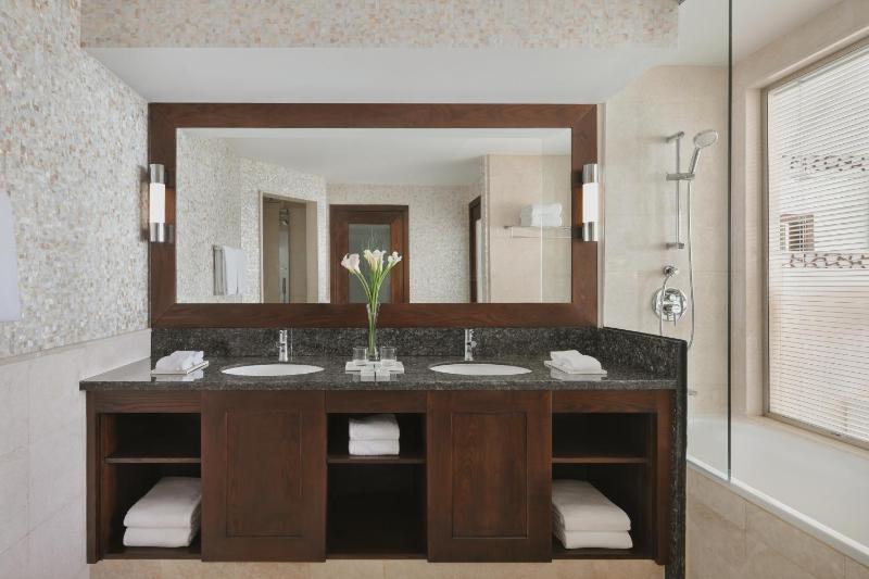 Sea View Junior Suite with Balcony- Full Ain Dubai View-Coral Lounge Access image 1