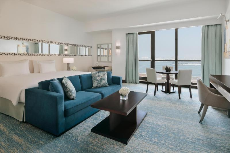 Sea View Junior Suite with Balcony- Full Ain Dubai View-Coral Lounge Access image 4