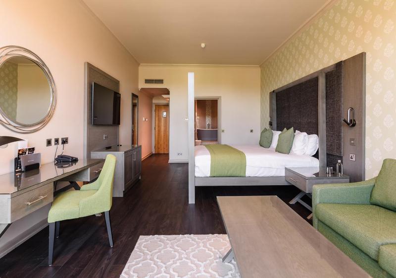 Executive Room - Balcony image 1