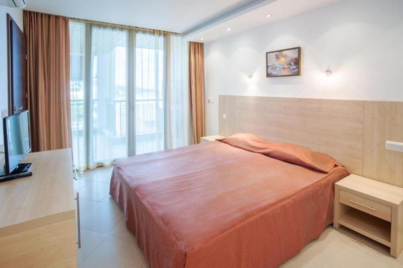 Apartment with Garden View image 1