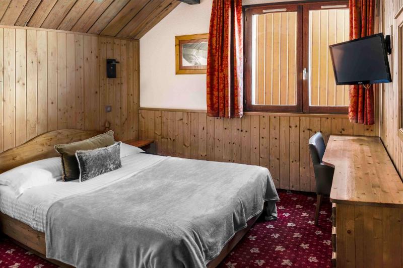 Budget Double Room without Balcony image 1