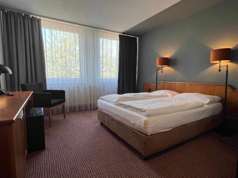 Standard Double Room image 1