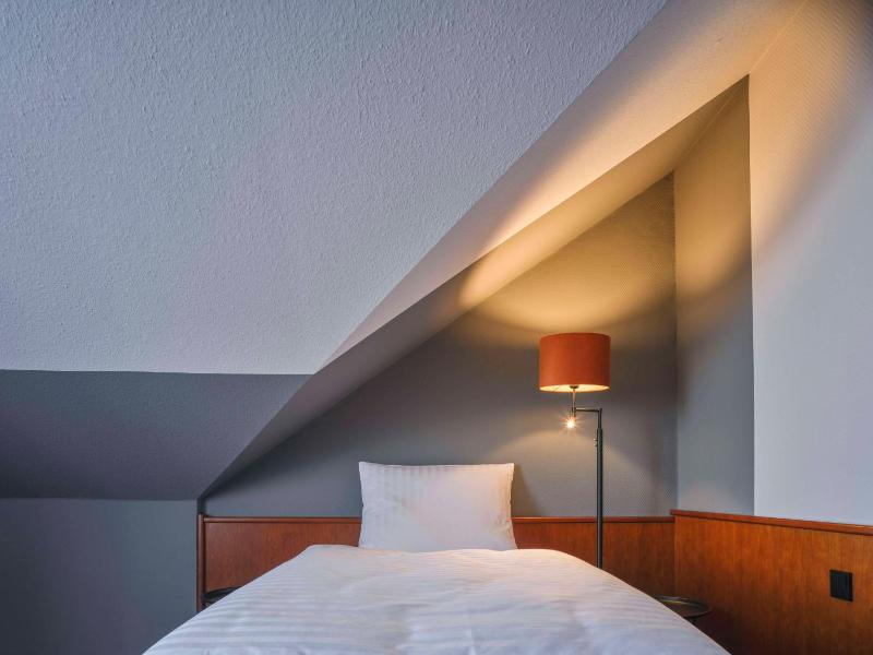 Single Room image 4