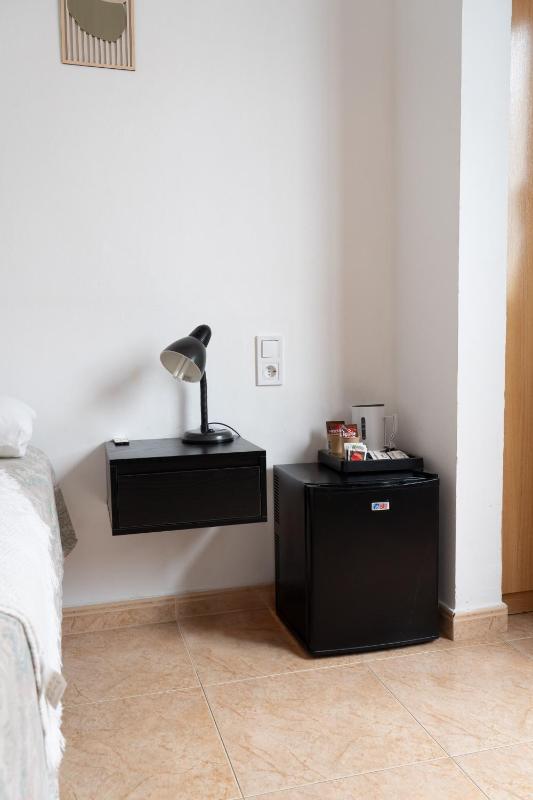 Double Room with Balcony image 2