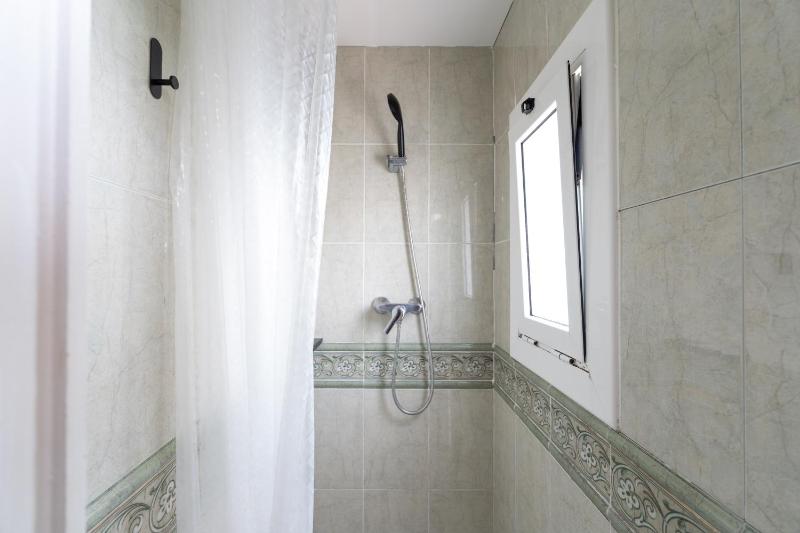 Single Room with Balcony image 3