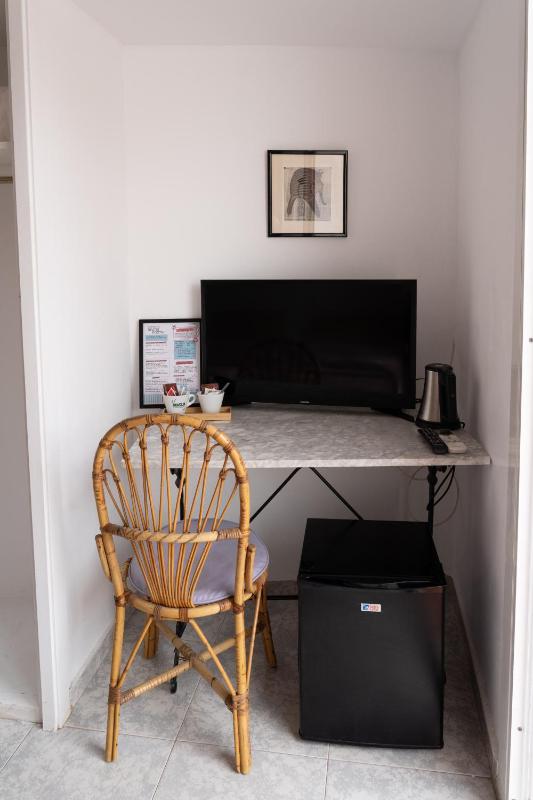 Twin Room with Terrace image 4