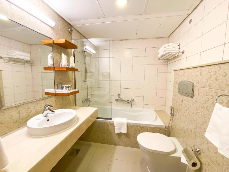 Executive Suite image 3