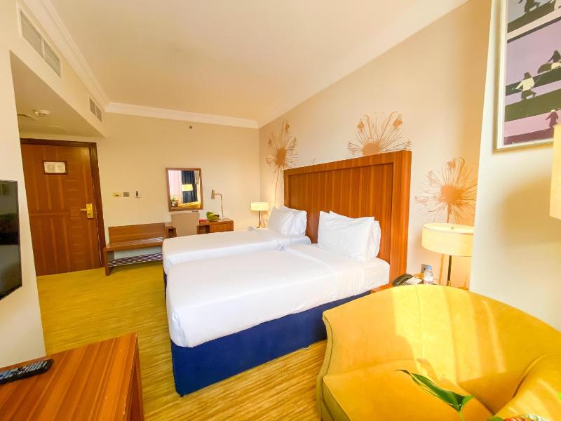 Premium Twin Room image 1