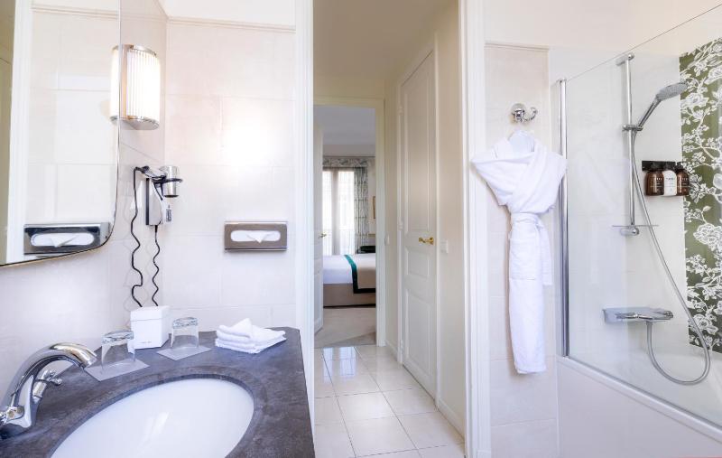 Junior Suite image 2