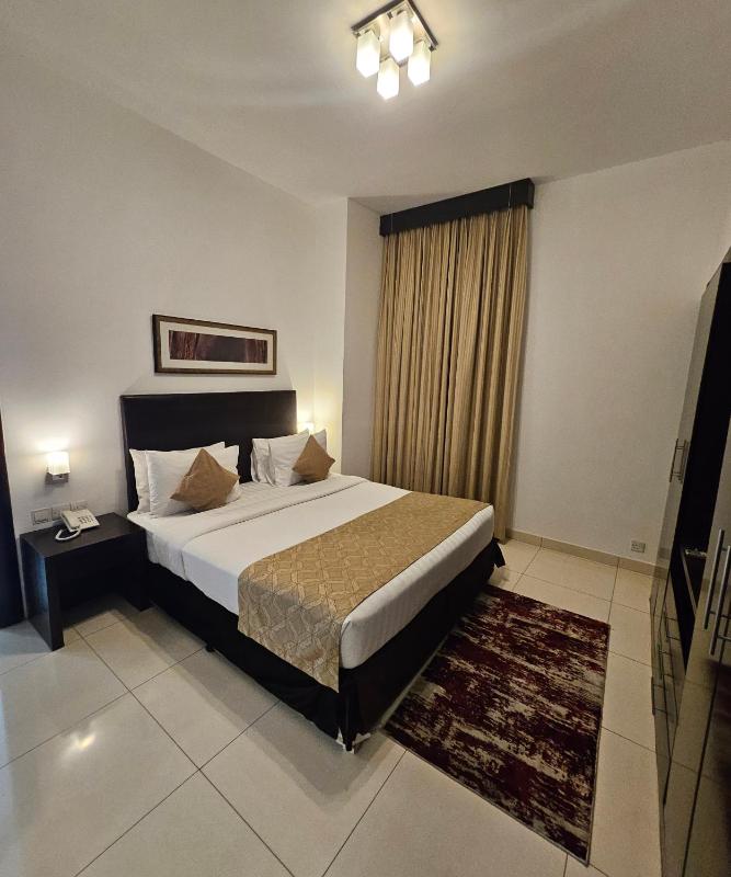 One-Bedroom Apartment with Creek View image 3